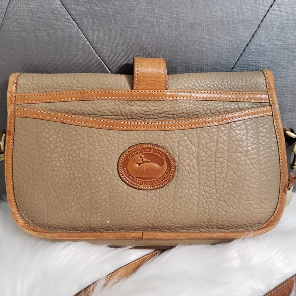 Dooney & Bourke crossbody tan/brown all leather - Picture 2 of 12